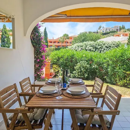 Modern Two Bedroom In Pueblo Cortes Del Golf Benahavis * 埃斯特波纳