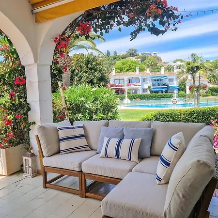 公寓 Modern Two Bedroom In Pueblo Cortes Del Golf Benahavis 埃斯特波纳