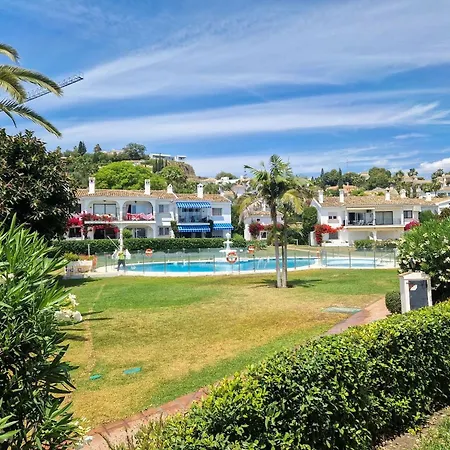 Modern Two Bedroom In Pueblo Cortes Del Golf Benahavis Apartment